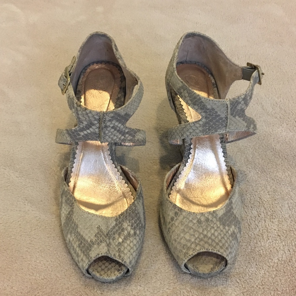 Anthropologie snake print wedges - Picture 2 of 4
